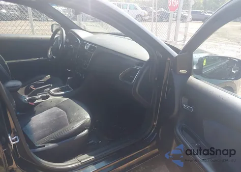 2011 Chrysler 200 S from USA, damaged, VIN 1C3BC8FG3BN613940